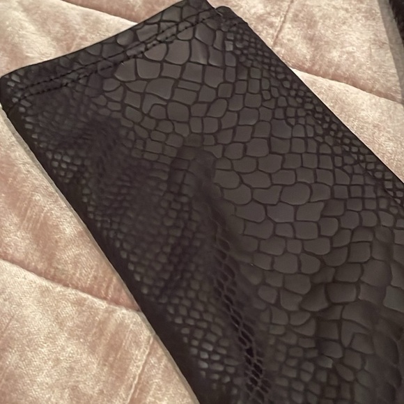 High Waist Faux Leather Snakeskin Leggings New - Picture 10 of 10